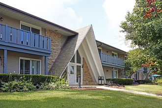 Greenspire Oak Knoll Apartments in Cary, IL - Foto de edificio - Building Photo