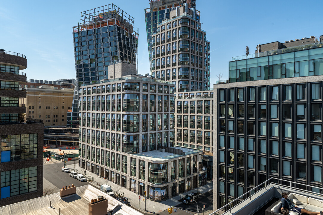 Lantern House in New York, NY - Building Photo