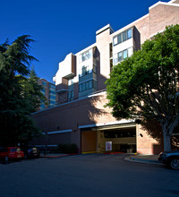 101 Lombard St in San Francisco, CA - Building Photo - Building Photo