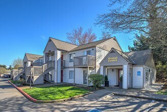 Fox Hollow Apartment Homes in Salem, OR - Foto de edificio - Building Photo