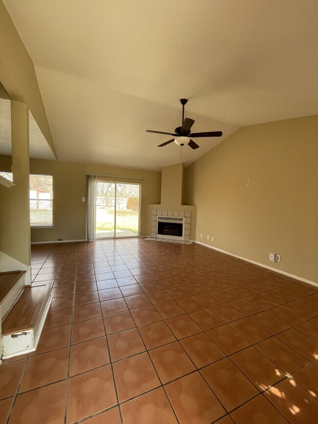 9931 Village Briar in San Antonio, TX - Building Photo - Building Photo