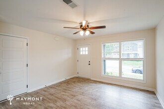 1210 Cottonwood Dr in Clarksville, TN - Foto de edificio - Building Photo