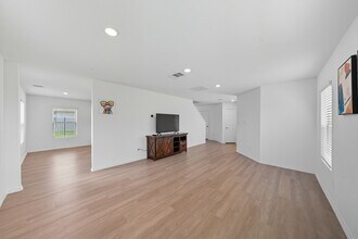 32506 Orchard Haze Dr in Brookshire, TX - Foto de edificio - Building Photo