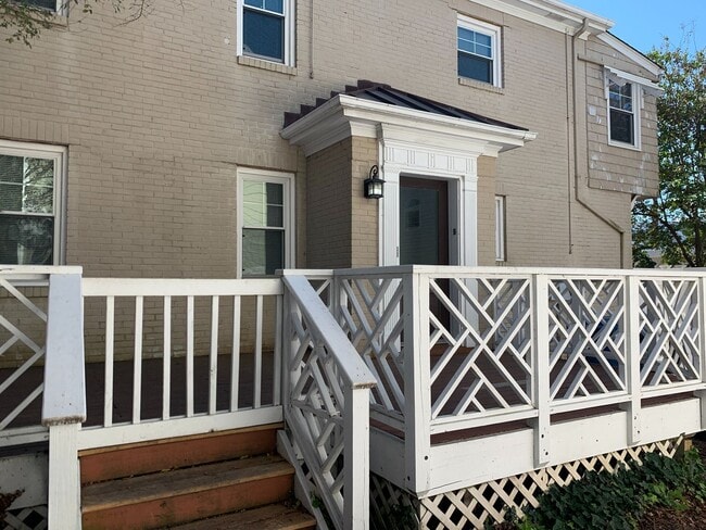 2216 Baltic Ave in Virginia Beach, VA - Building Photo - Building Photo