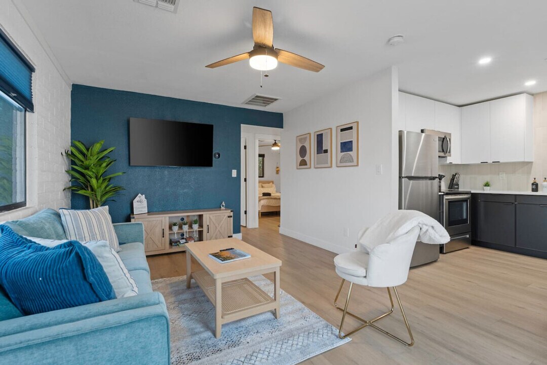 4407 N 13th Pl in Phoenix, AZ - Building Photo