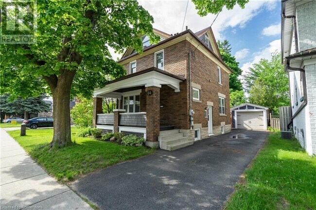 64 Highland Rd W