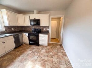 120 Sunset Ln in Bessemer City, NC - Building Photo - Building Photo