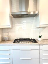 206 W Maple Ave in El Segundo, CA - Building Photo - Building Photo