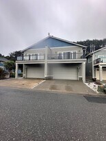 28999 Vizcaino Ct in Gold Beach, OR - Building Photo