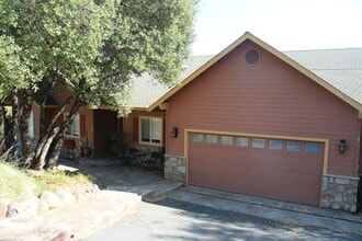 14304 Lake Vista Dr in Sonora, CA - Building Photo - Building Photo