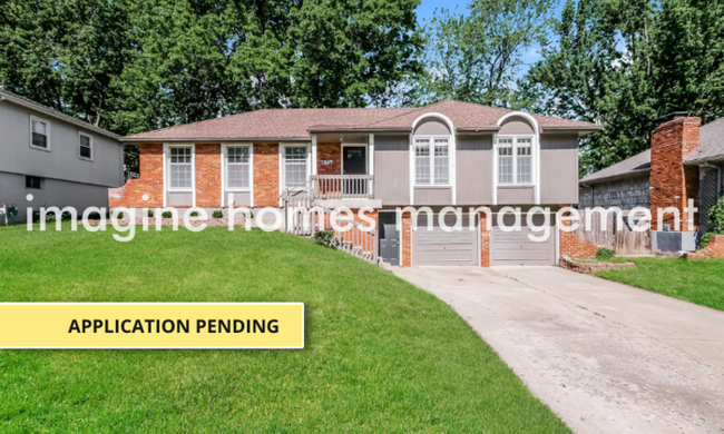 property at 8916 N Grand Ave