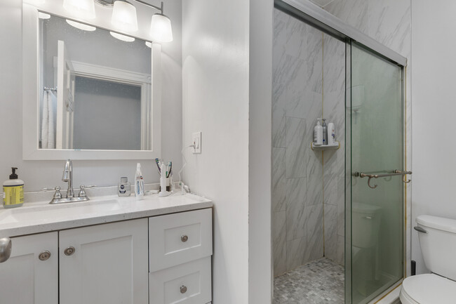 68 Beacon St, Unit 69 #2 in Somerville, MA - Building Photo - Building Photo