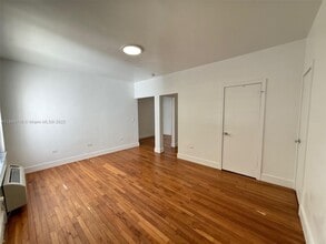 1606 Meridian Ave in Miami Beach, FL - Building Photo - Building Photo