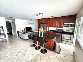 2895 NE 32nd St in Fort Lauderdale, FL - Building Photo - Building Photo