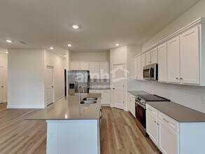 6004 Pinewood Ests Dr in St. Cloud, FL - Foto de edificio - Building Photo