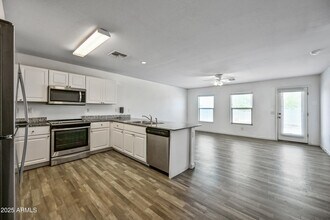 211 Azteca Dr in Eloy, AZ - Building Photo - Building Photo