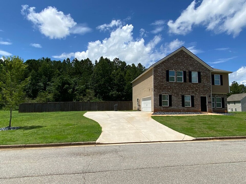 20 Triumph Trail in Covington, GA - Building Photo