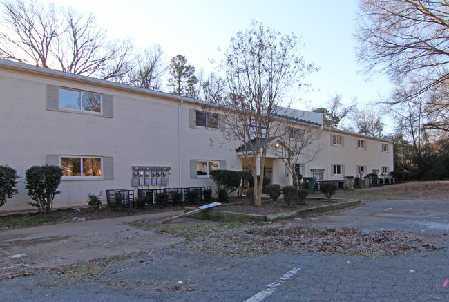 One7 Apartments in Charlotte, NC - Building Photo - Building Photo