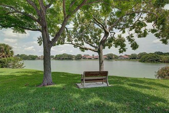 3670 Emily Ln in Sarasota, FL - Foto de edificio - Building Photo