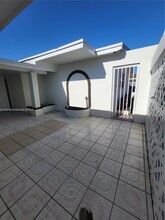 12305 SW 42nd St in Miami, FL - Building Photo - Building Photo