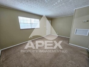 1221 W Parkway Ave in Knoxville, TN - Building Photo - Building Photo