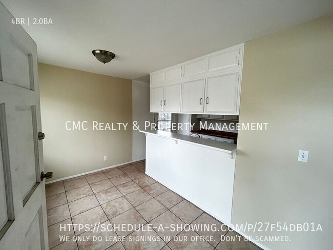 2039 Lewis Ave in Long Beach, CA - Building Photo - Building Photo