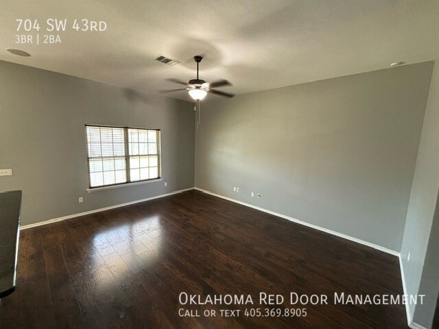 704 SW 43rd St in Moore, OK - Building Photo - Building Photo