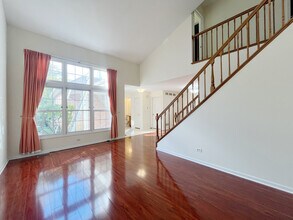 312 Spring Creek Cir in Schaumburg, IL - Building Photo - Building Photo
