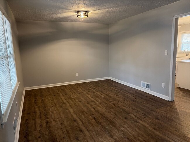 4037 Compton Cir in Powder Springs, GA - Building Photo - Building Photo