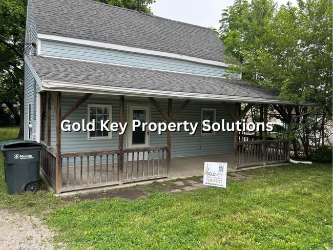 property at 618 W 13th St
