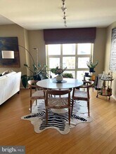 250 S President St in Baltimore, MD - Building Photo - Building Photo