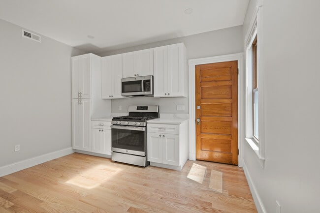 19 Taft St, Unit 1 in Boston, MA - Building Photo - Building Photo