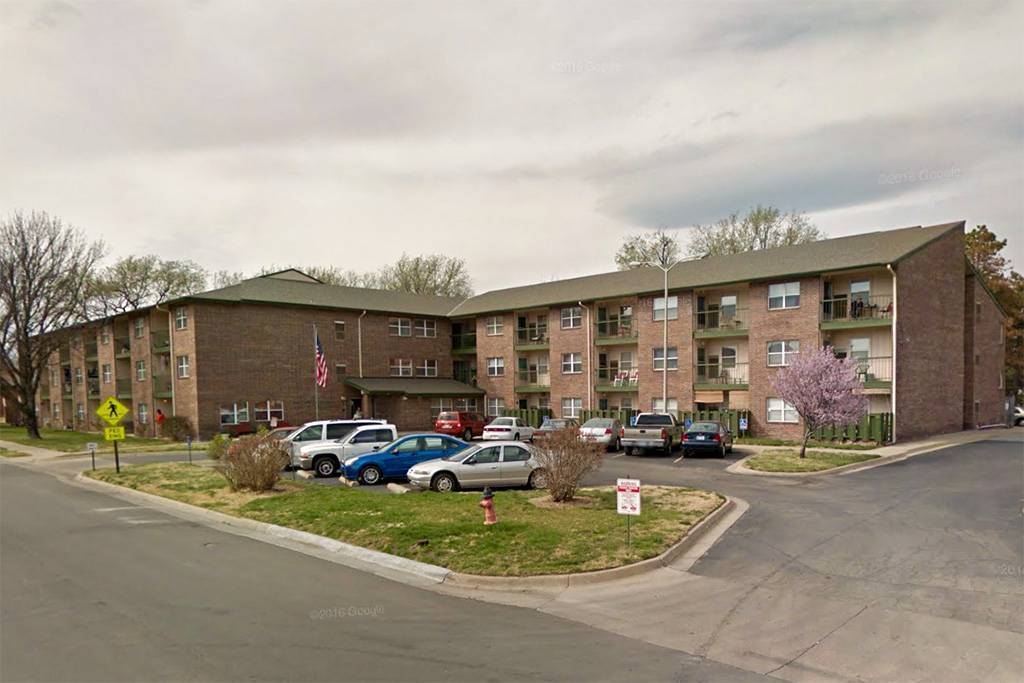 Bicentennial Manor in Junction City, KS - Building Photo