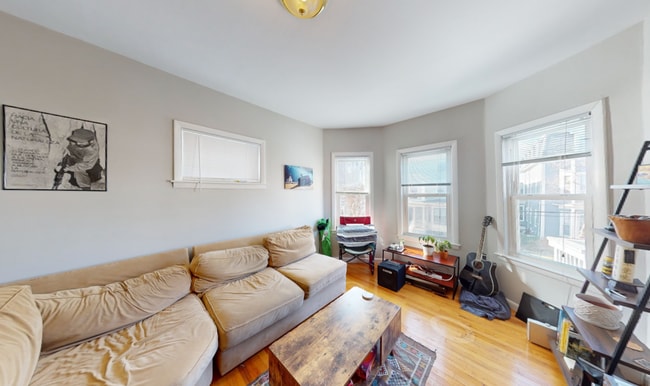 21 Tufts St, Unit Second Floor