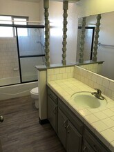 1423 W Walnut Ave in Visalia, CA - Building Photo - Building Photo