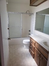 17260 Valeport Ave in Lancaster, CA - Building Photo - Building Photo
