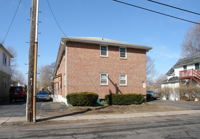 21 Garden St in East Hartford, CT - Building Photo - Building Photo