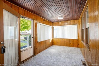 26361 Parkington St in Roseville, MI - Building Photo - Building Photo