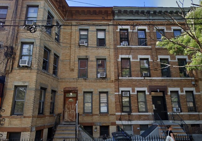 1713 Bleecker St in Flushing, NY - Building Photo - Primary Photo