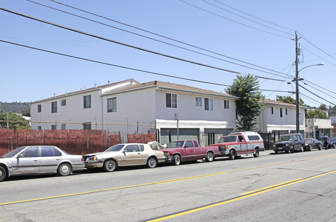 Foothill Apartments in Oakland, CA - Building Photo