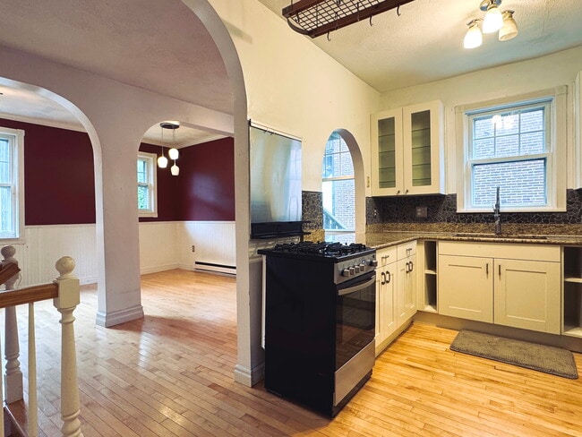 22 Pembroke St, Unit 1 in Chelsea, MA - Building Photo - Building Photo