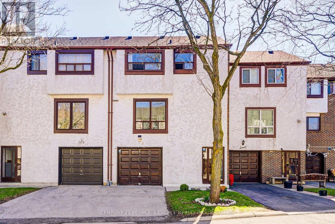 4020 Brandon Gate Dr in Mississauga, ON - Building Photo