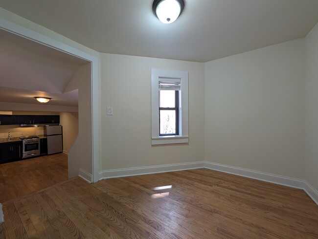4036 N Ashland Ave, Unit GDN in Chicago, IL - Building Photo - Building Photo
