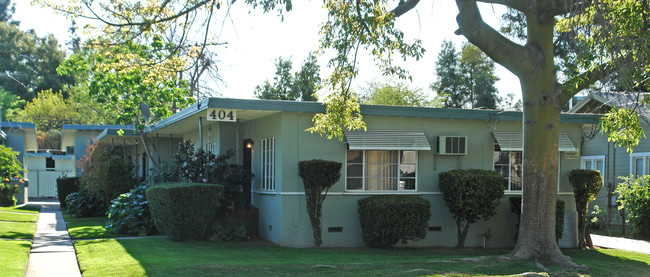 404 - 414 Holliston Ave in Pasadena, CA - Building Photo - Building Photo