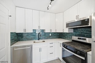 76 Mt Kemble Ave in Morristown, NJ - Building Photo