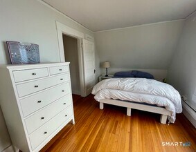 225 Clark Ave in Branford, CT - Building Photo - Building Photo