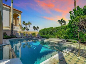 21 Casa Mar Ln in Naples, FL - Building Photo - Building Photo