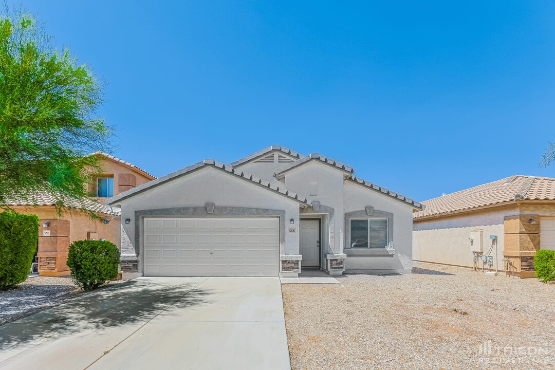5306 E Silverbell Rd in Queen Creek, AZ - Building Photo