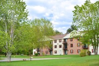 Oak Creek Apartments photo'