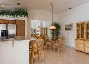 3640 Bal Harbor Blvd, Unit 534 in Punta Gorda, FL - Foto de edificio - Building Photo